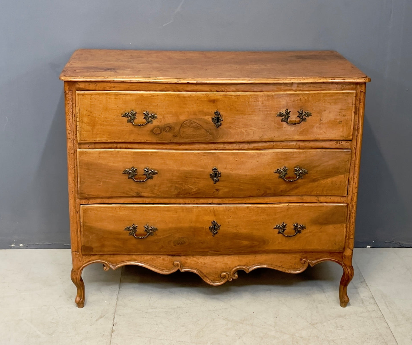 Chest of drawers, Italian manufacture. 18th century.