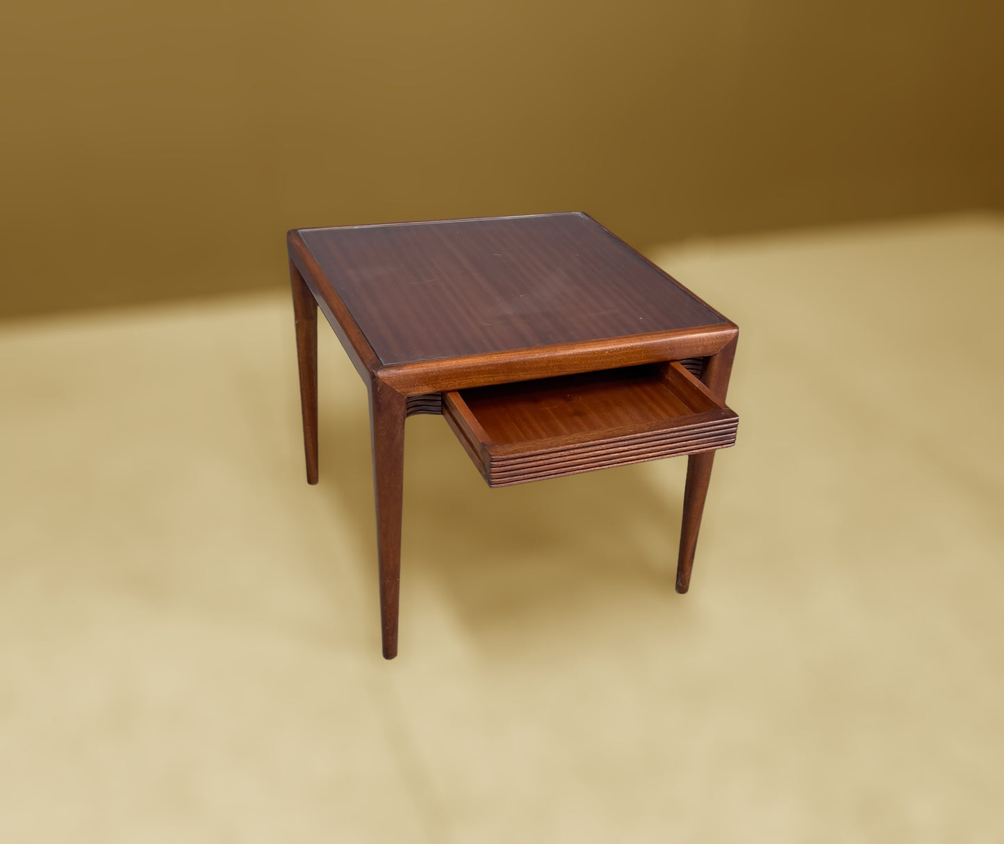 Osvaldo Borsani Pair of Coffee Tables /Nightstands, 1950s
