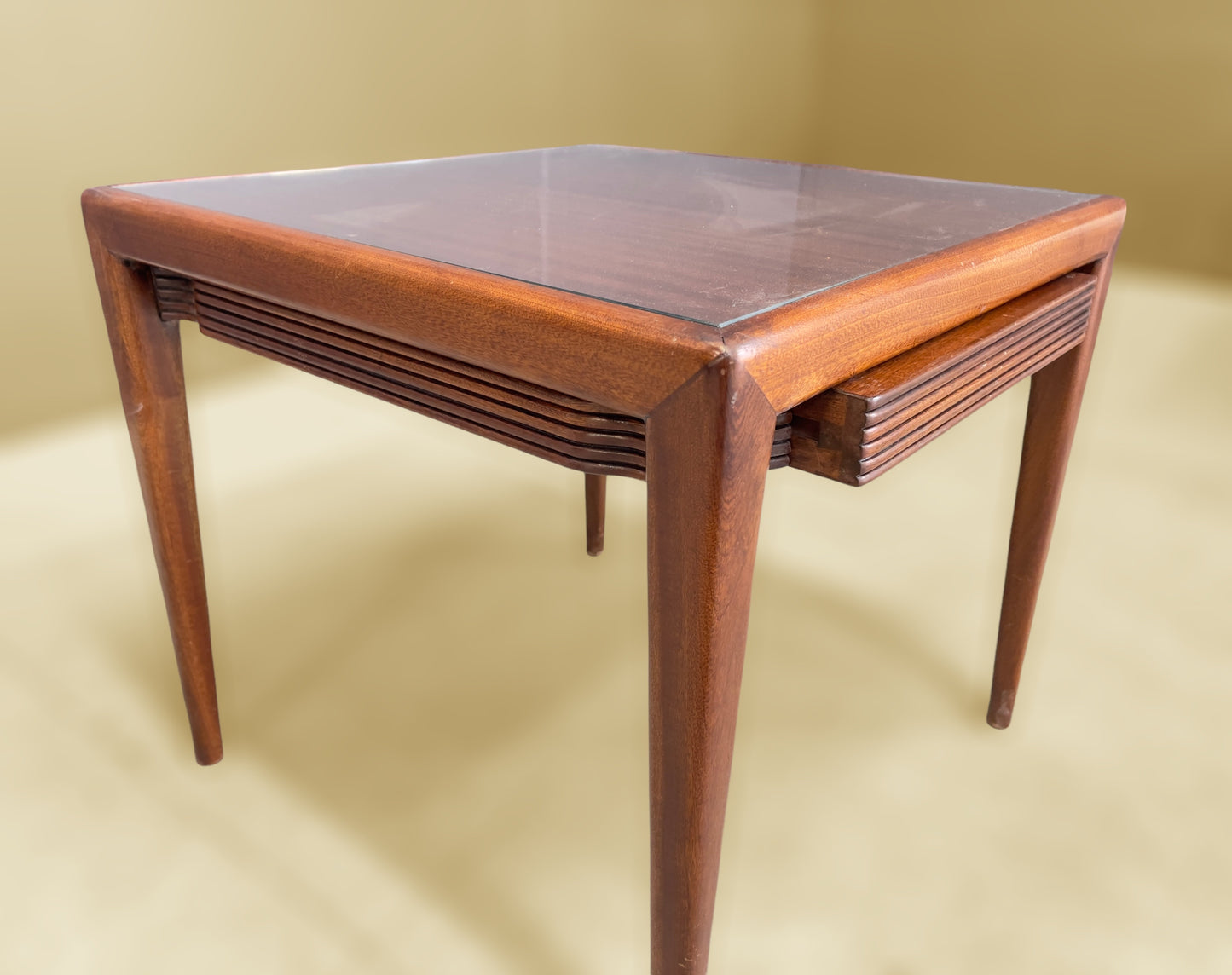 Osvaldo Borsani Pair of Coffee Tables /Nightstands, 1950s