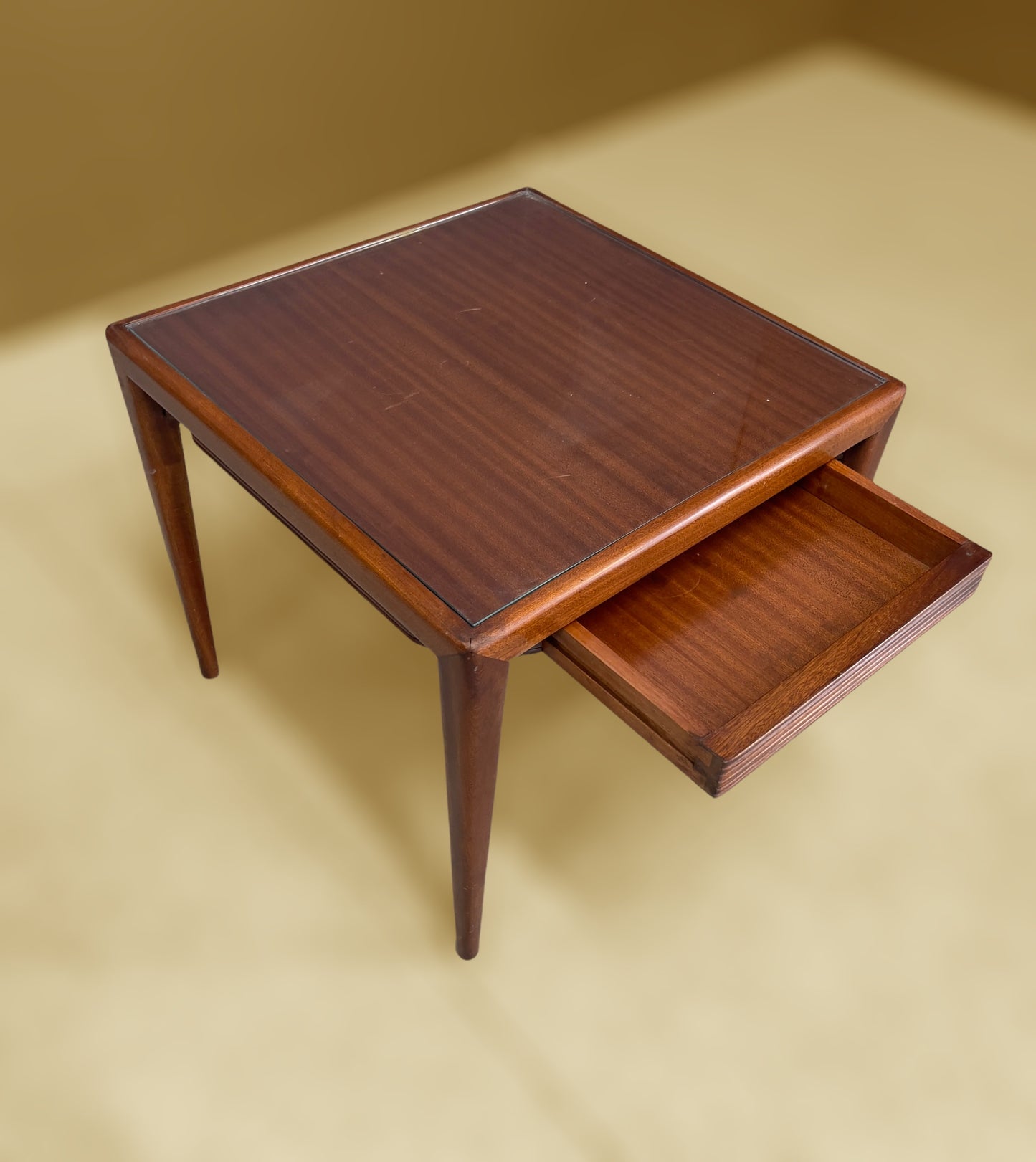 Osvaldo Borsani Pair of Coffee Tables /Nightstands, 1950s