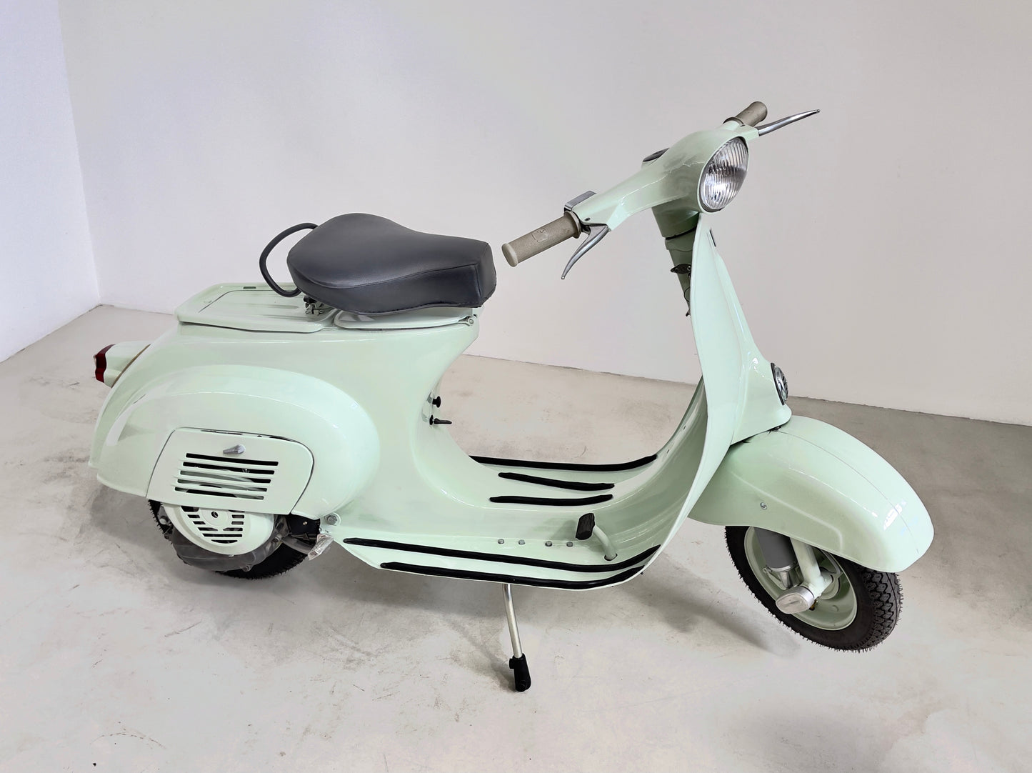 Vespa 50 N sportellino piccolo -- Rental only -- Solo Noleggio