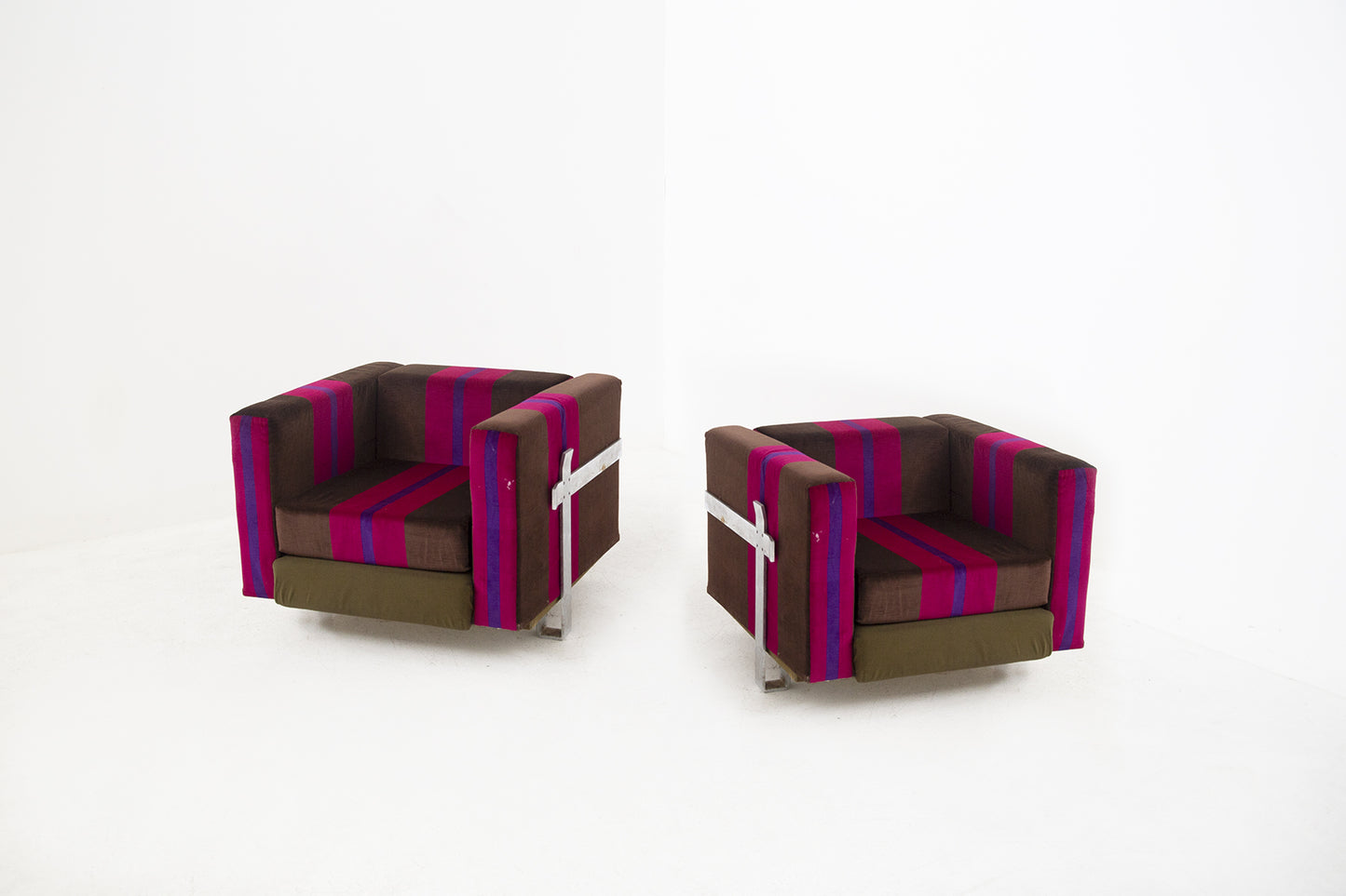 Pair of armchairs by Kazuhide Takahama for Simon Gavina, 1970s
